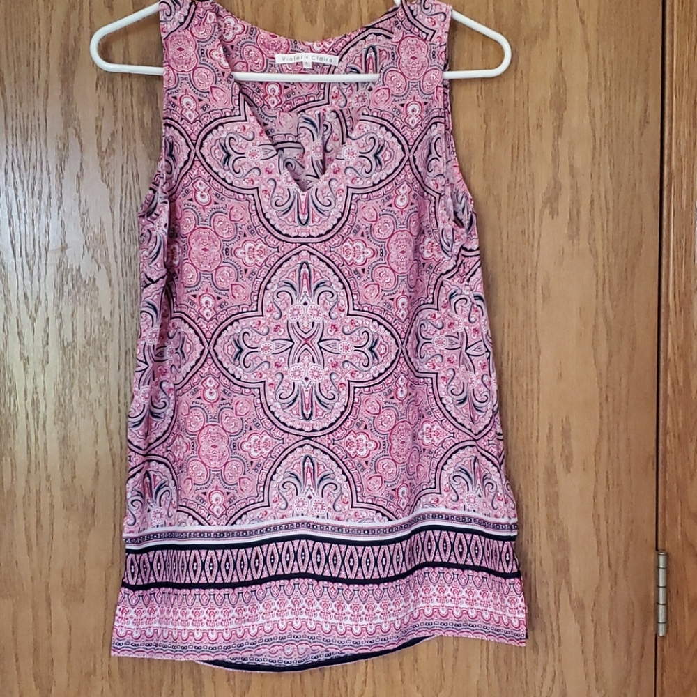 EUC sleeveless top